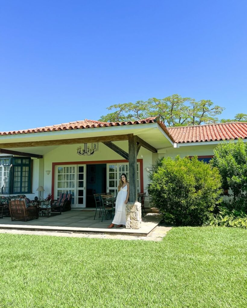 country house in vale do cafécozy country house atop a hill with a spacious garden and lawn, fea