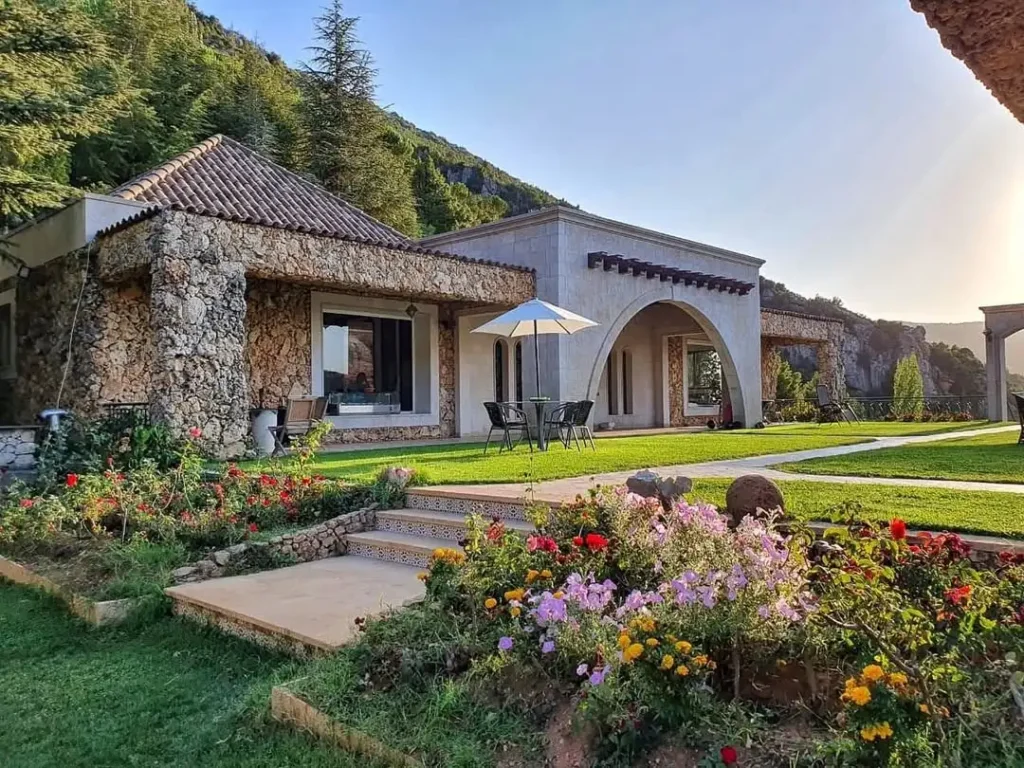 casa del sultan infinity pool garden