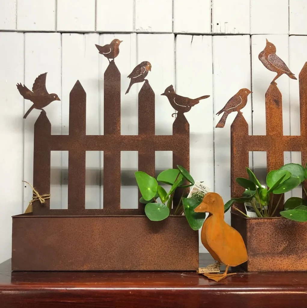 pilea peperomioides wall decor