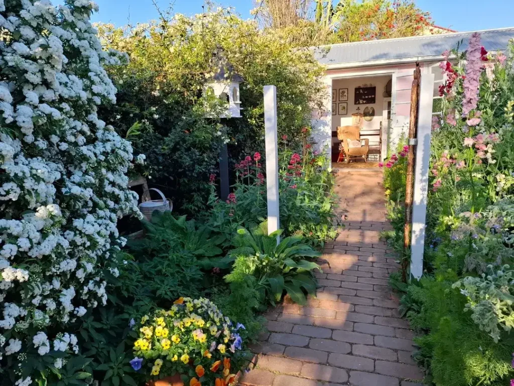 small garden design ideas guide (1)