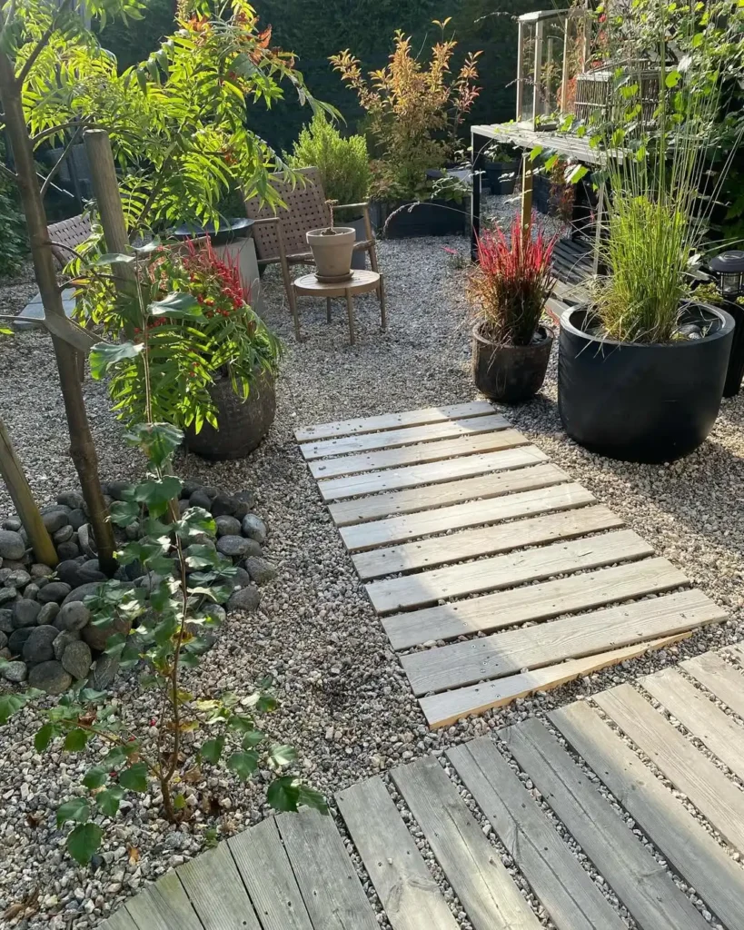 minimalist courtyard zen garden
