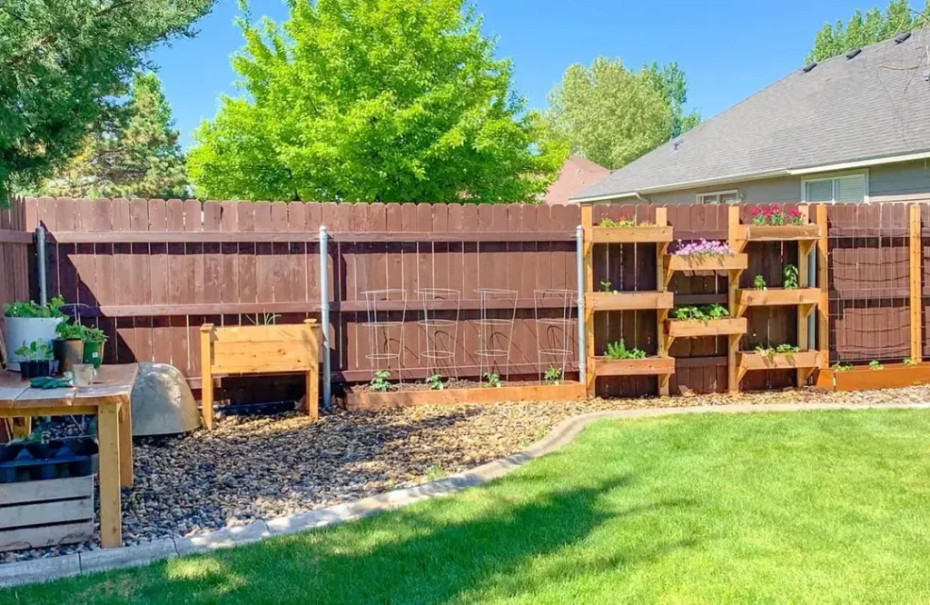 pallet fence with plants ideas