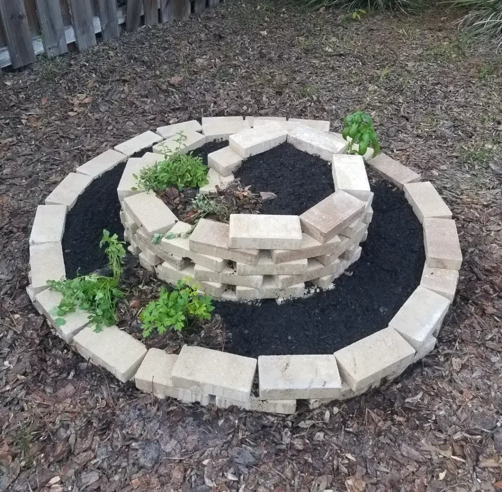 spiral design small herb garden ideas (1)