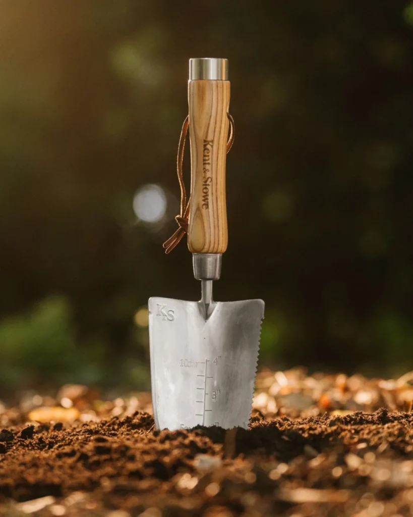 transplanting trowel