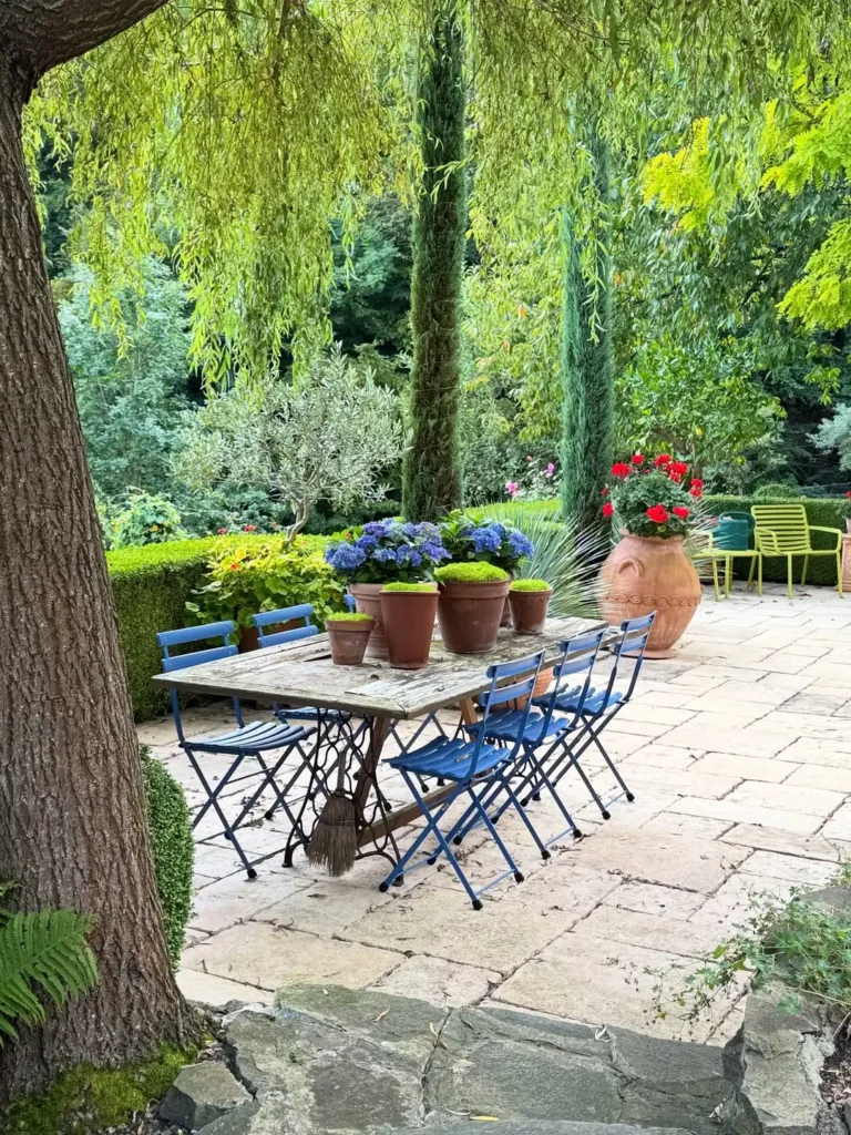 charming outdoor cozy garden