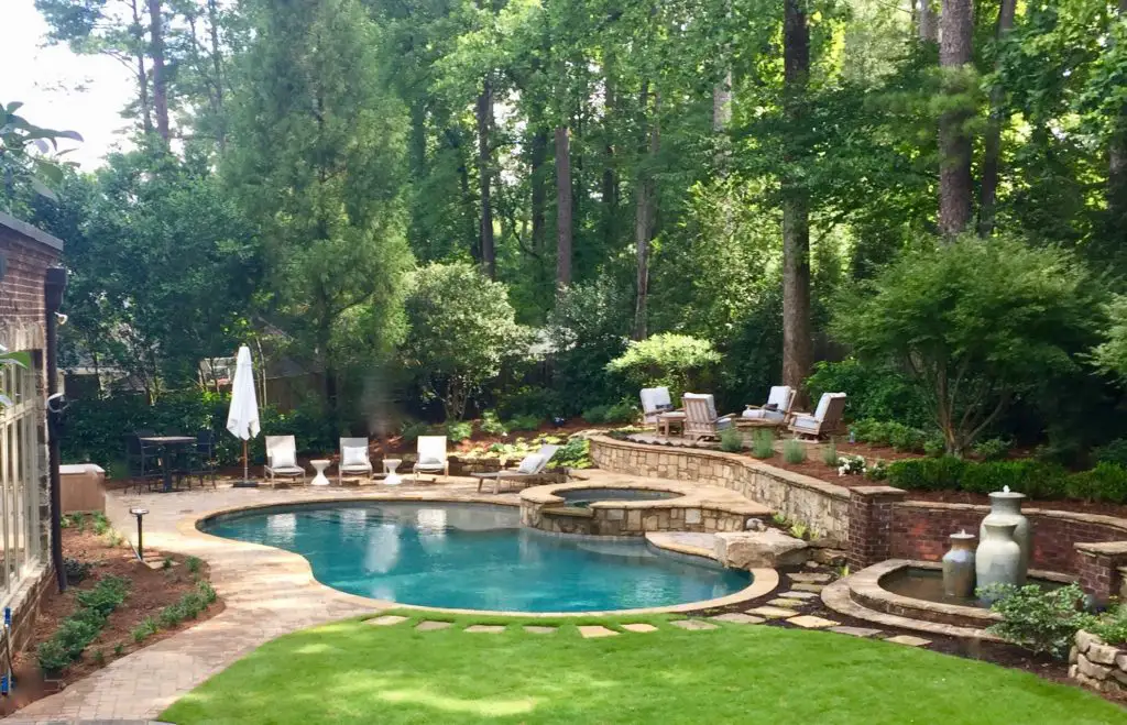 resort style backyard