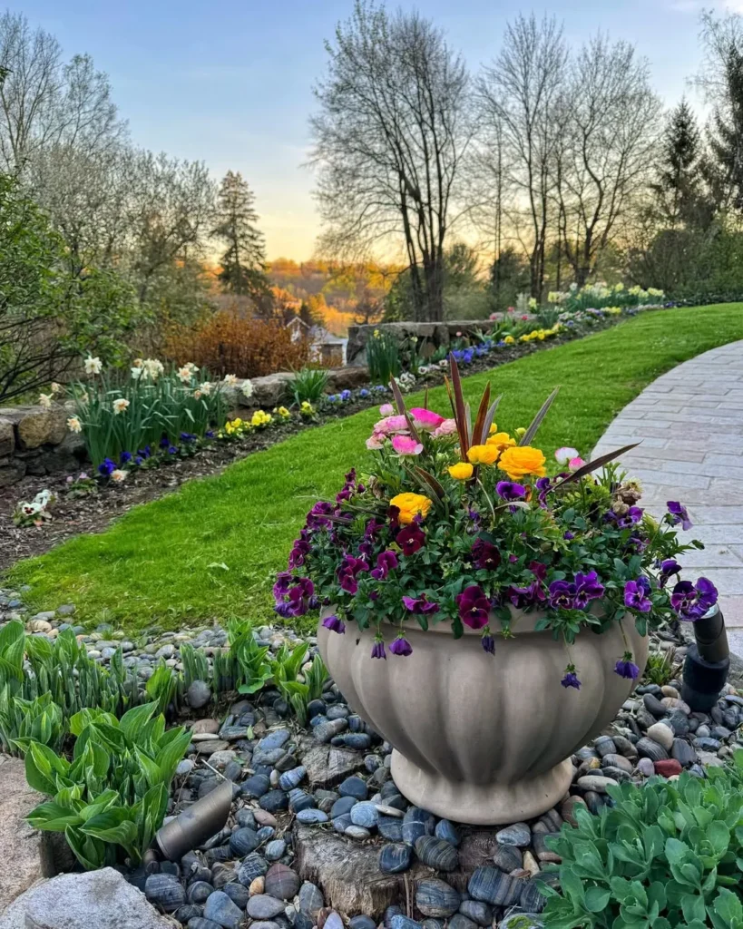 mixed texture container arrangement