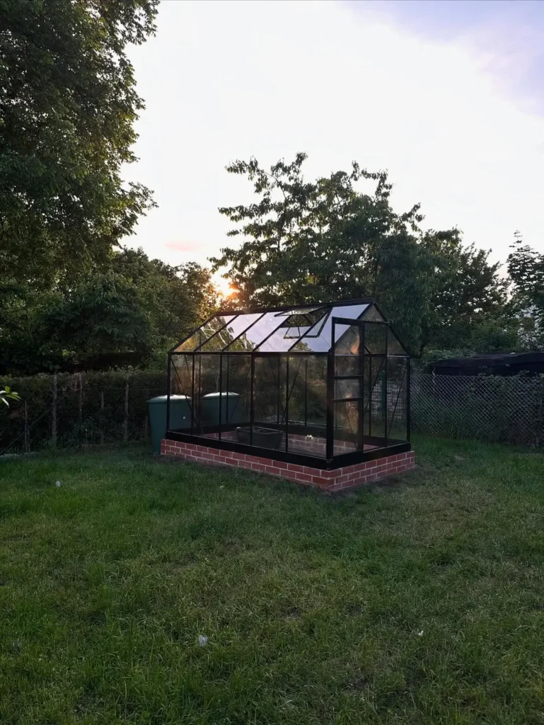 wall greenhouse