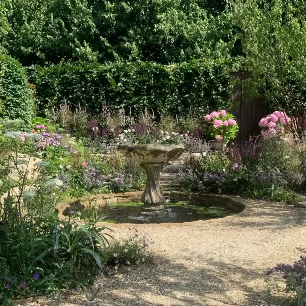 simple small gardenpond design